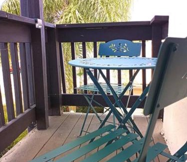Naples Park Apartment | SEA LA VIE COZY BEACH HOME ON 500 BLOCK, Walk to beach only half mile away, SLEEPS 6