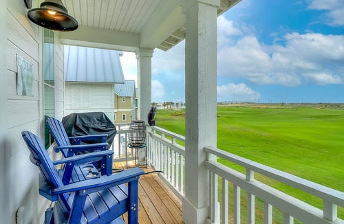 Port Aransas Cabin | Seaside Cottage with resort pools, golf course views, & beach gear