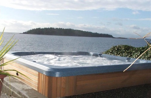West Sechelt Cottage | Sechelt Oceanfront Suites