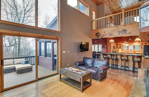 Gloversville Cabin | Secluded Adirondack Cabin ~ 5 Mi to Sacandaga Lake