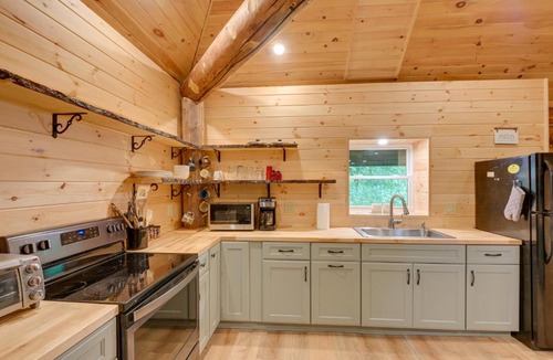 Greenville House | Secluded Greenville Cabin: Walk to Moosehead Lake!