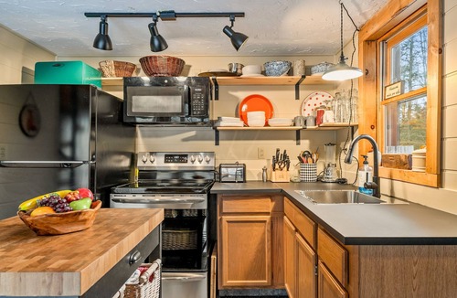 Branchport House | Secluded Keuka Hills Cabin | Pond | Pet Friendly
