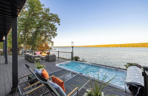 Grange Landing House | Secluded Lakefront Home! Newly Renovated - Premium Amenities - Top Location