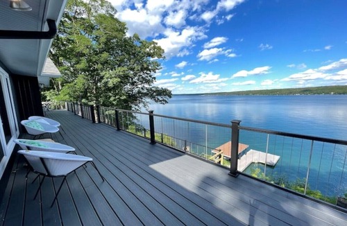 Grange Landing House | Secluded Lakefront Home! Newly Renovated - Premium Amenities - Top Location
