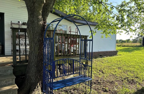 Muskogee County Other | Secluded, shared, spacious, 3 bed farmhouse near Eufaula Lake and Muskogee.