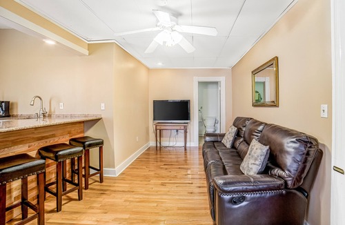 Hammondsport Condo | Second floor condo near Keuka Lake with city view, partial AC, and fast WiFi