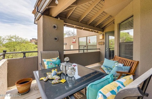 Tucson Condo | Second Floor Spacious 2 bedrm/1 bath with Fantastic Mountain Views