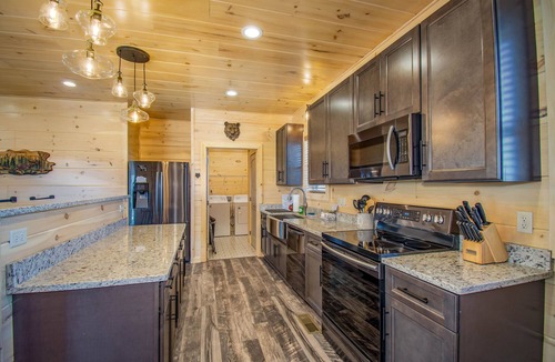 Cottage Gardens Cabin | See July 4th Fireworks From Your Balcony!
