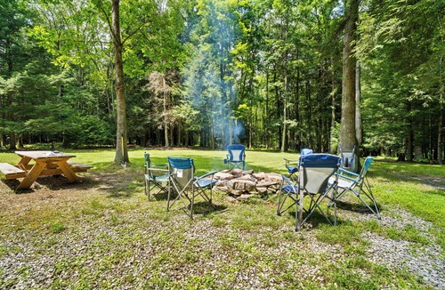 Clarington Cabin | Serene 4-bedroom cabin with AC in charming Clarington
