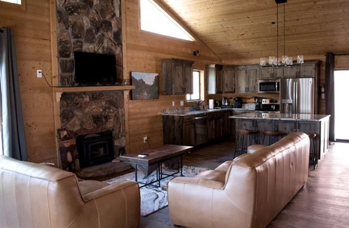 Orderville Cabin | Serene Cabin Perfect for Small Group in Orderville, Utah