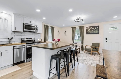 Cheektowaga House | Serene, Renovated 2BR near Airport w/Yard