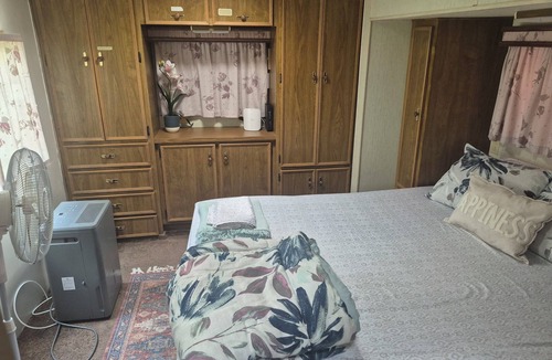 Marathon House | Serene shady porch w/grill caravan w/AC in Marathon perfect for getaway