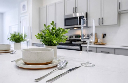 Sherman Apartment | Serene WorkerFriendly Escape w/Lndry in A+Location