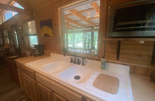 Quitman Cabin | SHADY CEDAR LOG CABIN: Spiritual Retreat & Country MicroResort, Rest&Restoration