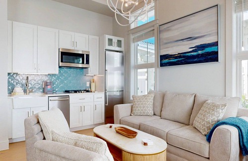 Port Aransas Cabin | Shared Pools, Boardwalk to the Beach