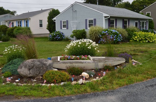 Narragansett House | Shore Beats Work! Charming Cottage in Scarborough Beach Area with Central A/C!