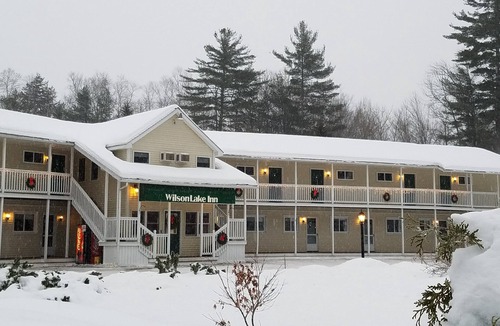Dryden Apartment | Shorefront Wilson Lake Inn in Wilton, Maine – Cozy Rooms, Kayaks & Canoes