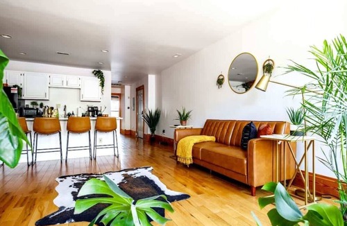 Italian Village House | Short North/Downtown | Right On High St | Walk to Convention Ctr | Free Parking
