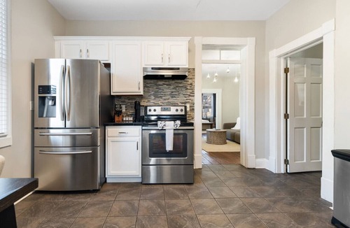 Italian Village Apartment | Short North Landing - Walkable and Pets Welcome