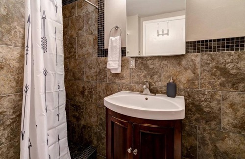 Italian Village House | Short North-walk to nightlife & Convention Center