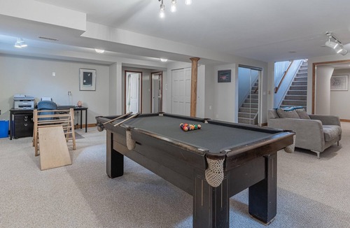 Innisfil Cabin | Simcoe Lakefront Cottage in Innisfil With Parking, BBQ, Garden, Firepit