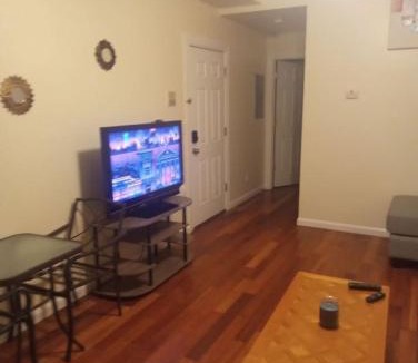 Niskayuna Apartment | simple one bedroom free parking