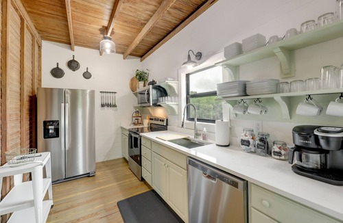 Schulenburg House | Sip, Fish & Relax Fireside: Serene Schulenburg Gem
