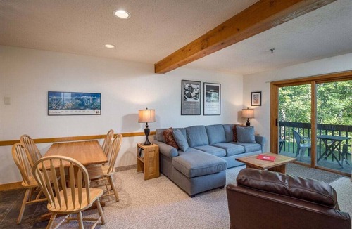 Sunday River Area Condo | Ski-In/Ski-Out Sunday River Condo: White Cap B-112