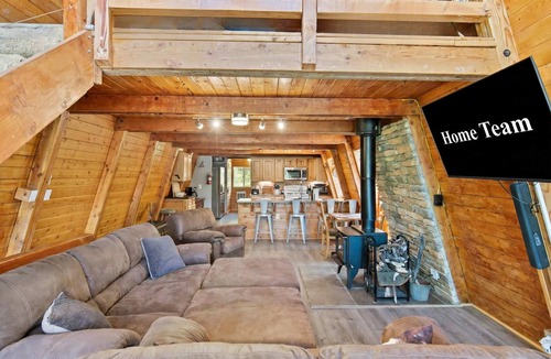 Steam Engine Meadows Cabin | Ski-Lee Retreat | Ski Hike Explore | Sleeps 10