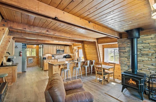 Steam Engine Meadows Cabin | Ski-Lee Retreat | Ski Hike Explore | Sleeps 10