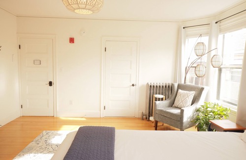 West End Hotel | Skolfield Inn | Parking | Self-check-in | Garden 3