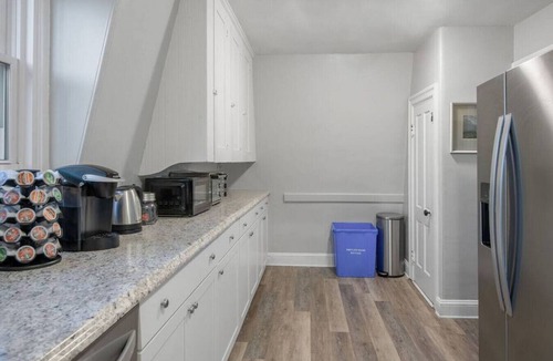 Parkside Apartment | Skyline 138: Charming West End Mansard Penthouse