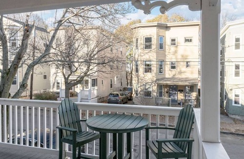 Parkside Apartment | Skyline 138: Charming West End Mansard Penthouse