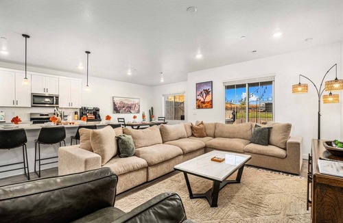 St. George House | Skyline 1678, Hot Tub, Garage Game Room, Wii, Community Amenities