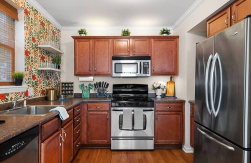Strip District House | Skyline Views, Park For Free and Walk To Downtown, PPG, Convention Center