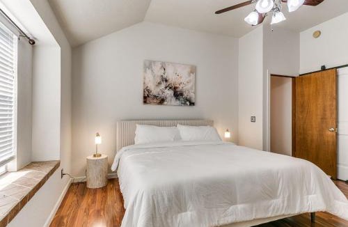 South Oklahoma City House | Sleek 4BR OKC Stay by StayLage