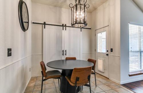 South Oklahoma City House | Sleek 4BR OKC Stay by StayLage