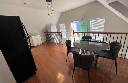 Gainesville House | Sleek Gainesville Apartment mins from downtown