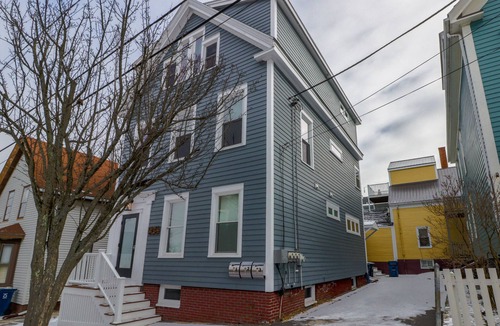 Munjoy Hill Condo | Sleek & newly-renovated third-floor condo w/amazing water views - walk to bay
