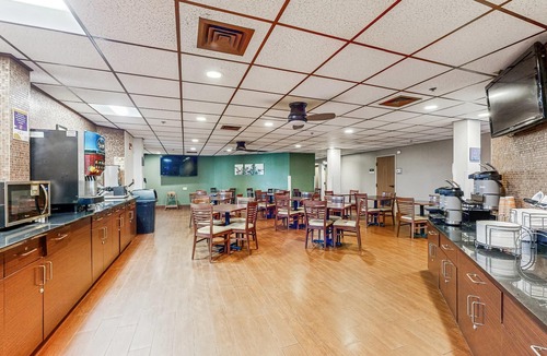 Cheektowaga Hotel | Sleep Inn & Suites Buffalo Airport