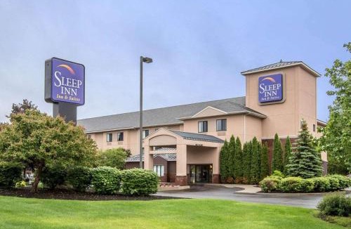 Queensbury Hotel | Sleep Inn & Suites Queensbury - Lake George