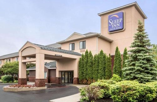 Queensbury Hotel | Sleep Inn & Suites Queensbury - Lake George