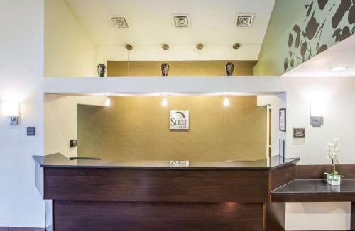 Queensbury Hotel | Sleep Inn & Suites Queensbury - Lake George