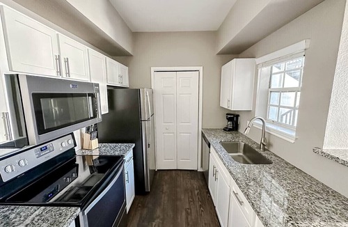 South Side Apartment | Sleepover | Lovely 1BD/1BA + Gym - Corpus Christi