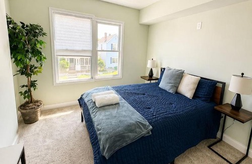 West Columbus Apartment | Sleeps 10 4BR Home Perfect for Groups and Families