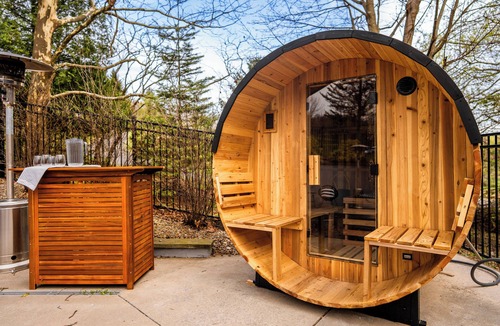 Tully Cabin | Sleeps 15, Heated Pool, Hot tub, Barrel Sauna, Full Game Room and amazing views!
