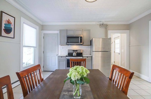 Westbrook House | Sleeps 16+ | W/D | Parking | 15 mins to Old Port