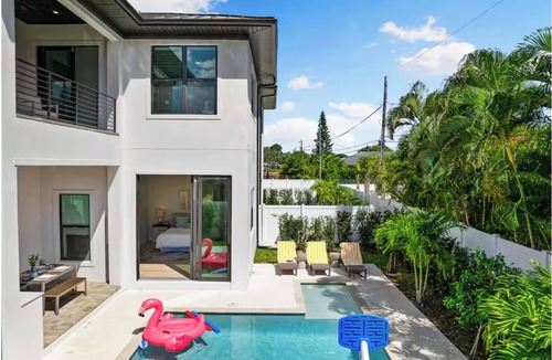 Naples Park House | Sleeps 22+, 2 Homes -Entire Property, 2 Pools