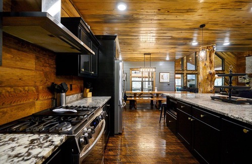 Broken Bow Cabin | Sleeps 24 * Luxe Pool Cabin Secluded w/Game Room