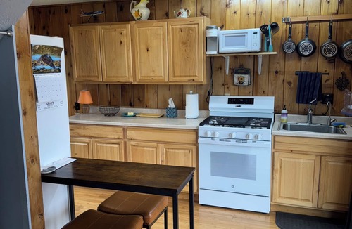 Kachemak House | Sleeps 4, close to town. Bayviews!